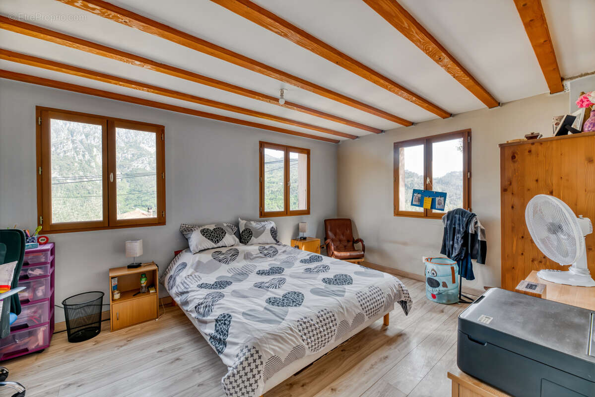 Maison à UTELLE
