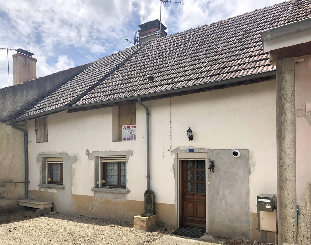 Maison à VERDUN-SUR-LE-DOUBS