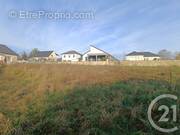 Terrain à MONCETZ-LONGEVAS