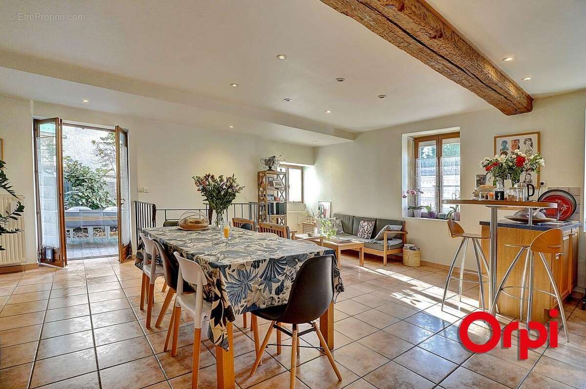 Maison à CAILLOUX-SUR-FONTAINES