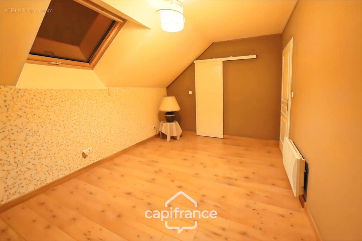 Maison en pierre au calme avec piscine, 5 chambres et plus de 1,6 hectare de terrain - Proche Lons-le-Saunier (39000) - photo 20