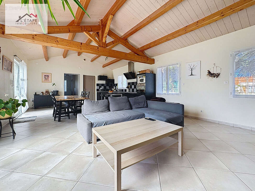 Maison à SAINT-JULIEN-DES-LANDES