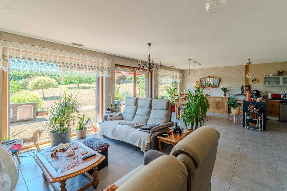 Maison de 4 pièces de 130 m² à La Chapelle - photo 3