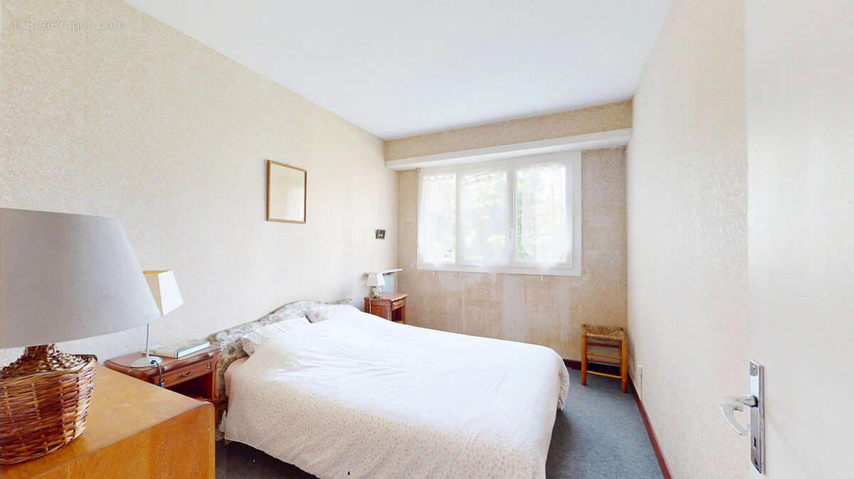 Bayonne Marracq   T3/4 avec balcon,cave et box dans un cadre verdoyant - photo 9