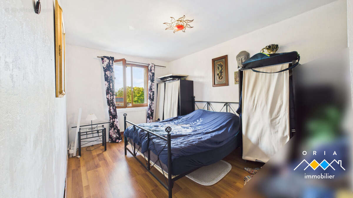 Maison à BEY-SUR-SEILLE