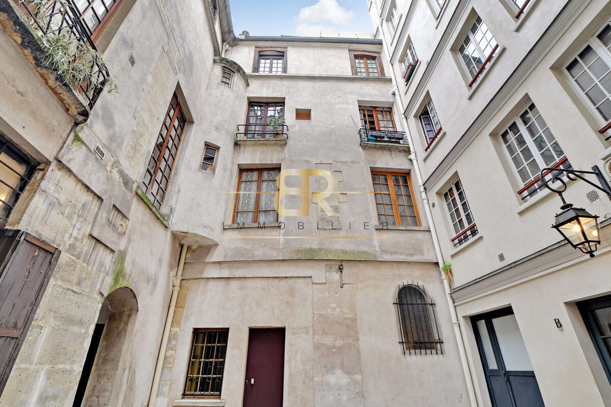 Appartement à PARIS-4E