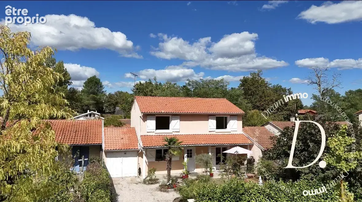 Photo Maison à Lesperon au prix de 245 000€