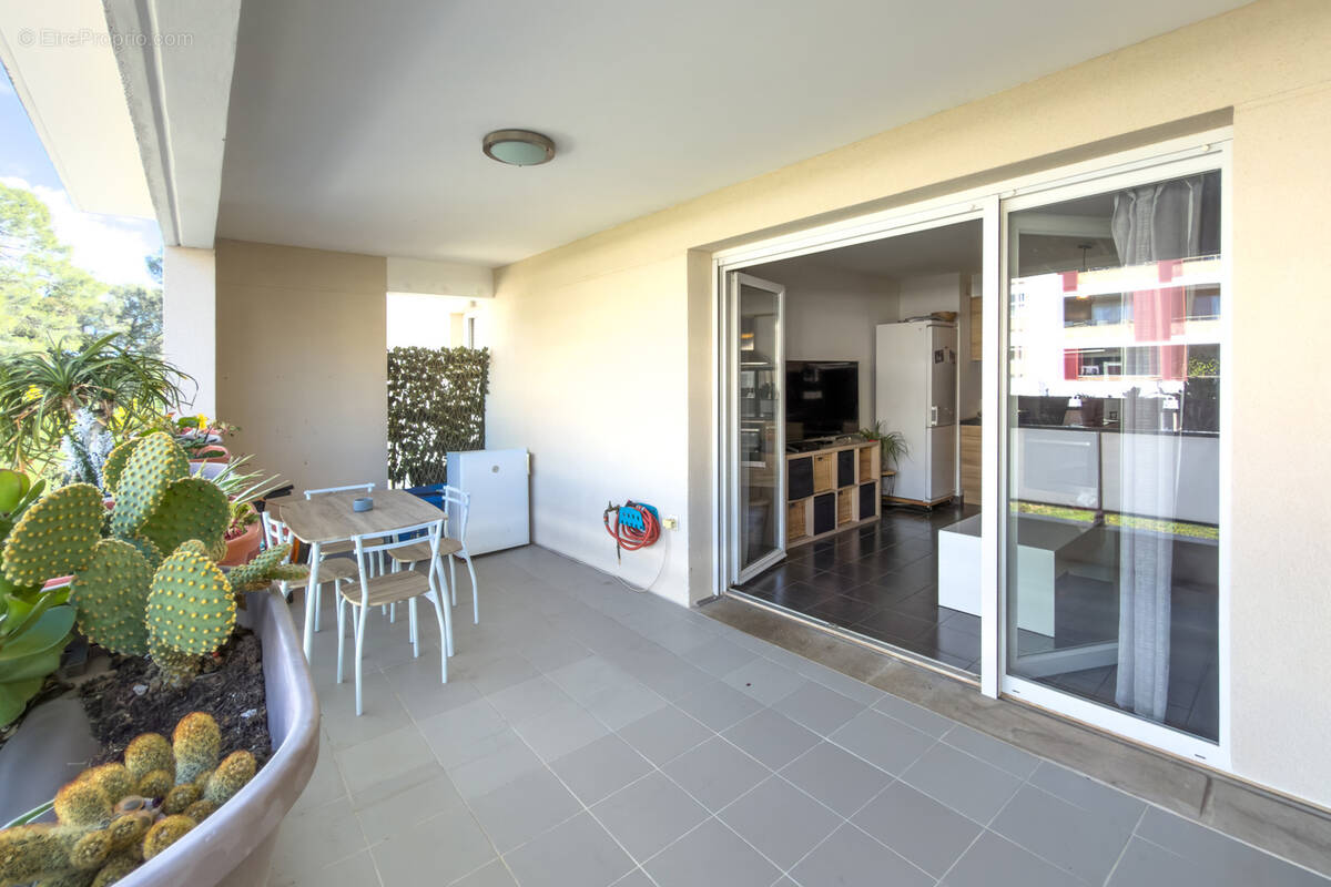 Appartement à LA LONDE-LES-MAURES