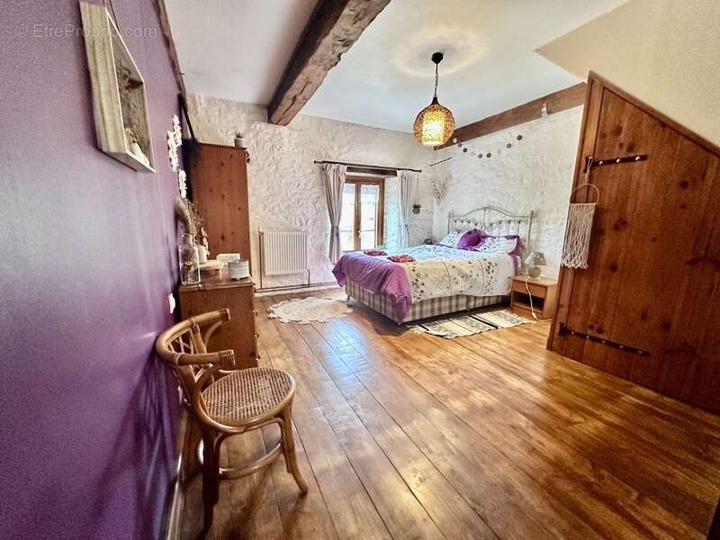 Maison en pierre de 244 m2 habitables avec chambres d'hôtes et 8500 m2 terrain à vendre CHAMP DU BOULT (14) - photo 7