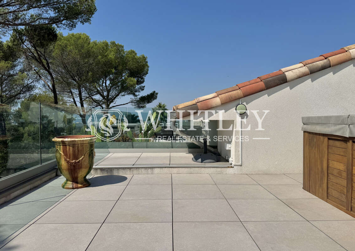 Appartement 3 pièces 81 m2 au coeur des golfs - photo 3