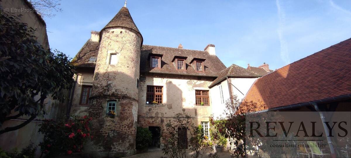 Maison à AUTUN