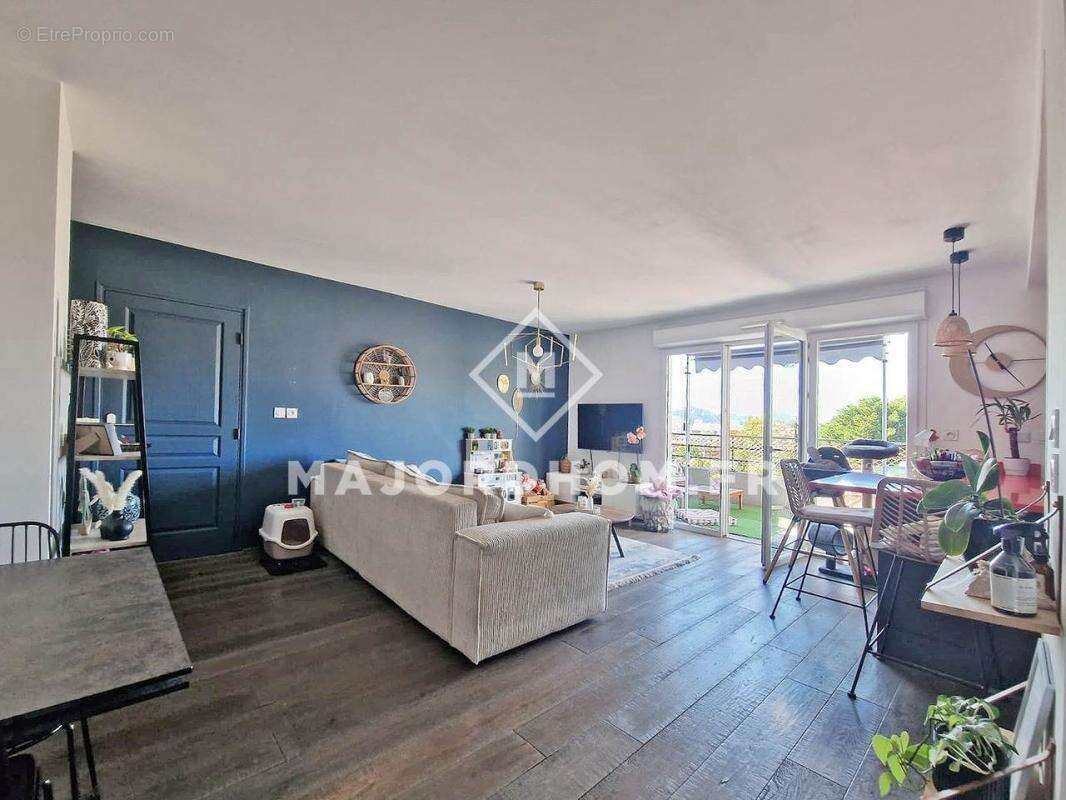 Vente Type 4 dernier étage terrasse de 35 m2 calme vue dégagée 13010 - photo 7