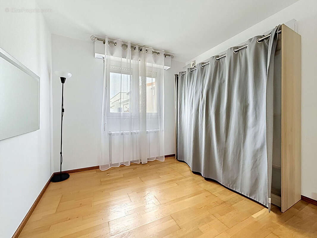 Appartement à MARSEILLE-11E