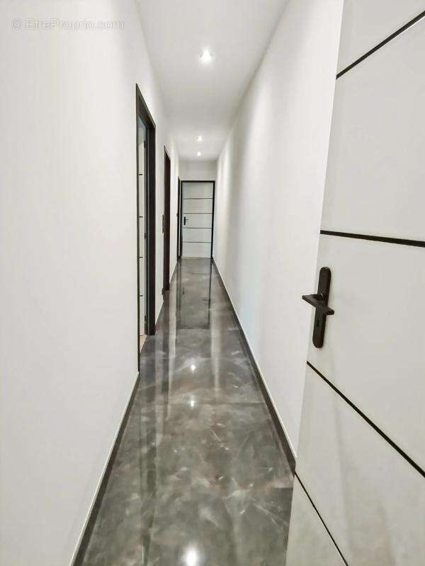 Maison à SAINT-SAUVEUR-D'AUNIS