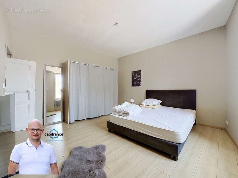 Immeuble de rapport en hyper-centre d'Aoste (38490) – Local commercial loué + T3 libre + Combles aménageables - photo 5