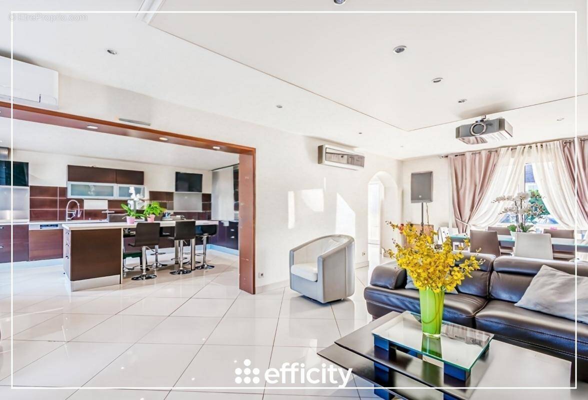 Maison à CHAMPIGNY-SUR-MARNE