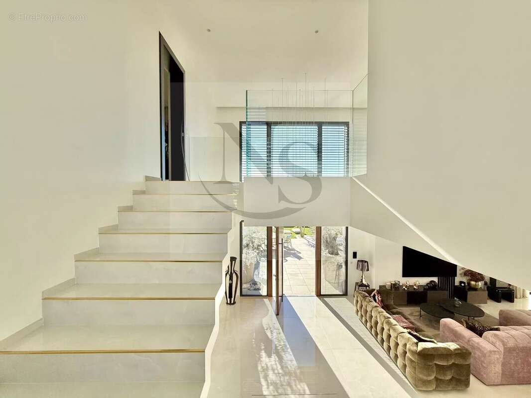 Maison à CARRY-LE-ROUET