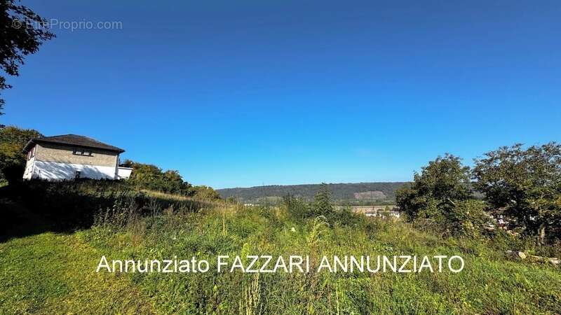 Terrain à DUN-SUR-MEUSE