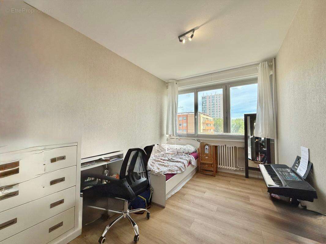 Appartement à CHENOVE