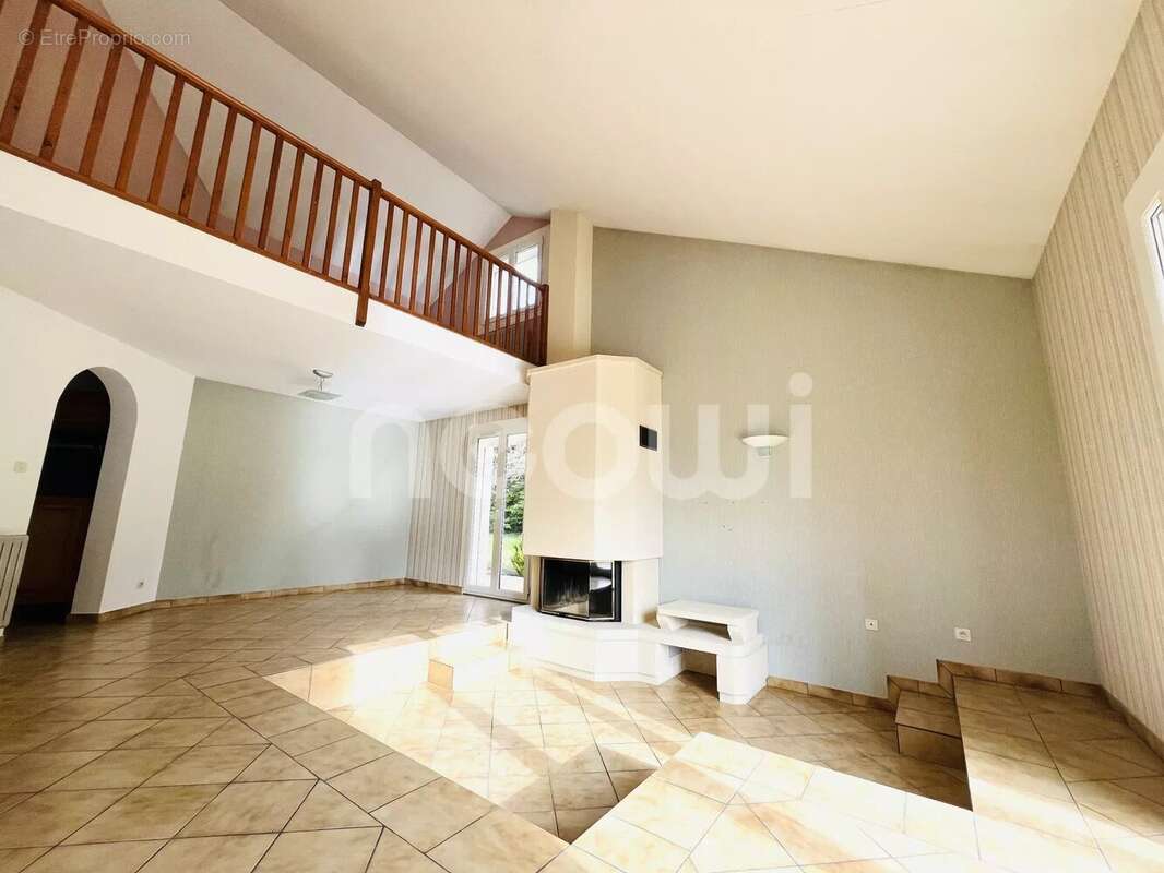 Maison à CHARBONNIERES-LES-VIEILLES