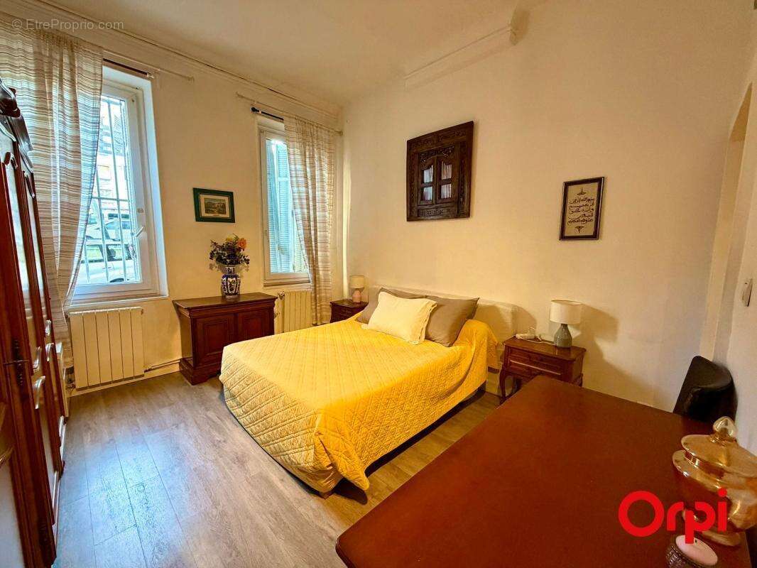 Appartement à MARSEILLE-3E