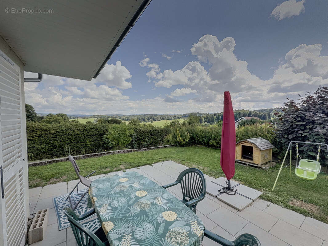 Maison à LES ECORCES