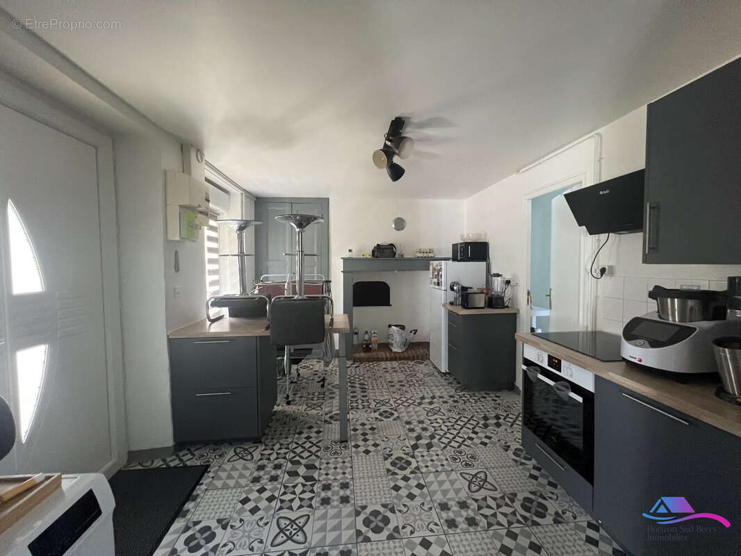 CUISINE - Maison à CHATEAUMEILLANT