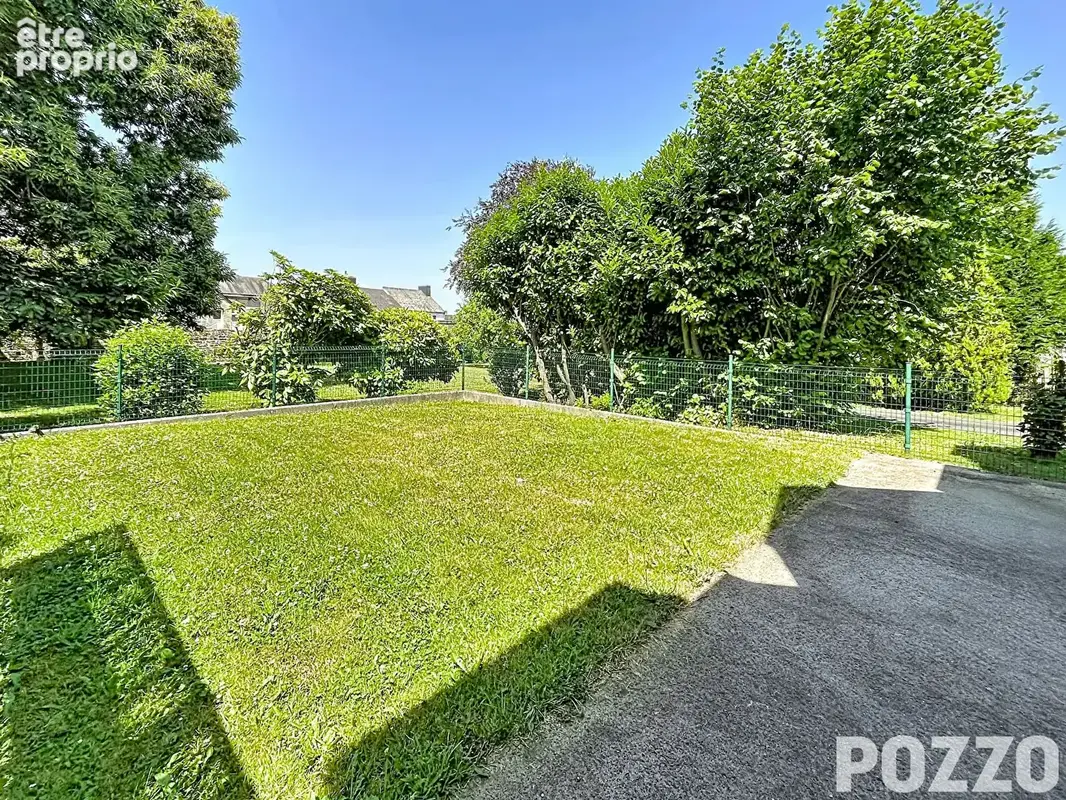 A Vendre - Vire Normandie - Maison 6 pièce(s) 119.5 m² - Vie de plain pied - Centre ville - photo 2