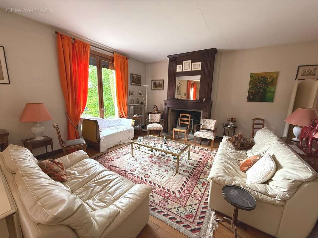 Maison 200 m² à Brive-La-Gaillarde  - photo 5