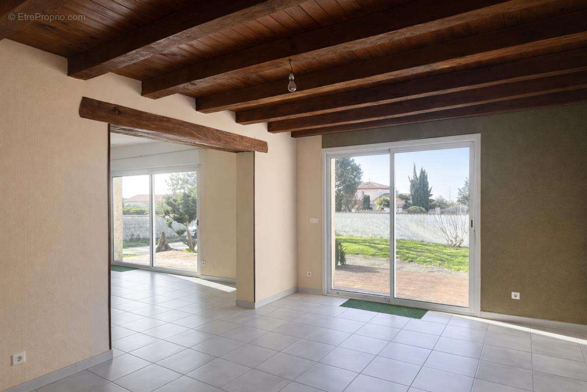 Maison 124 m² à Semussac  - photo 6