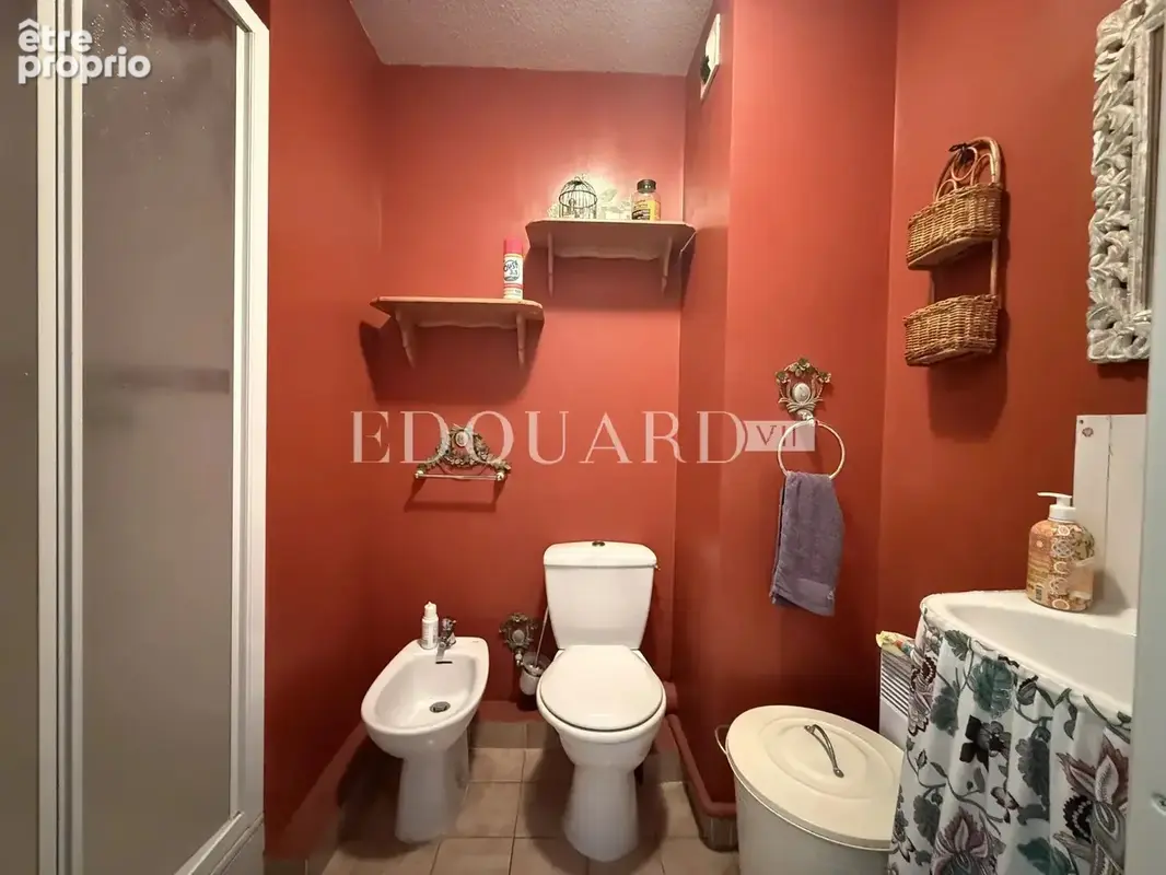 En exclusivité trois pièces avec terrasse, vue mer et garage, dans résidence de standing avec piscine - photo 18