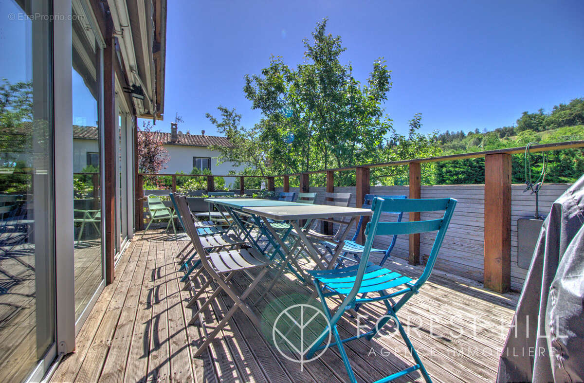 Maison familiale avec vue, jardin, piscine et appartement indépendant - photo 2