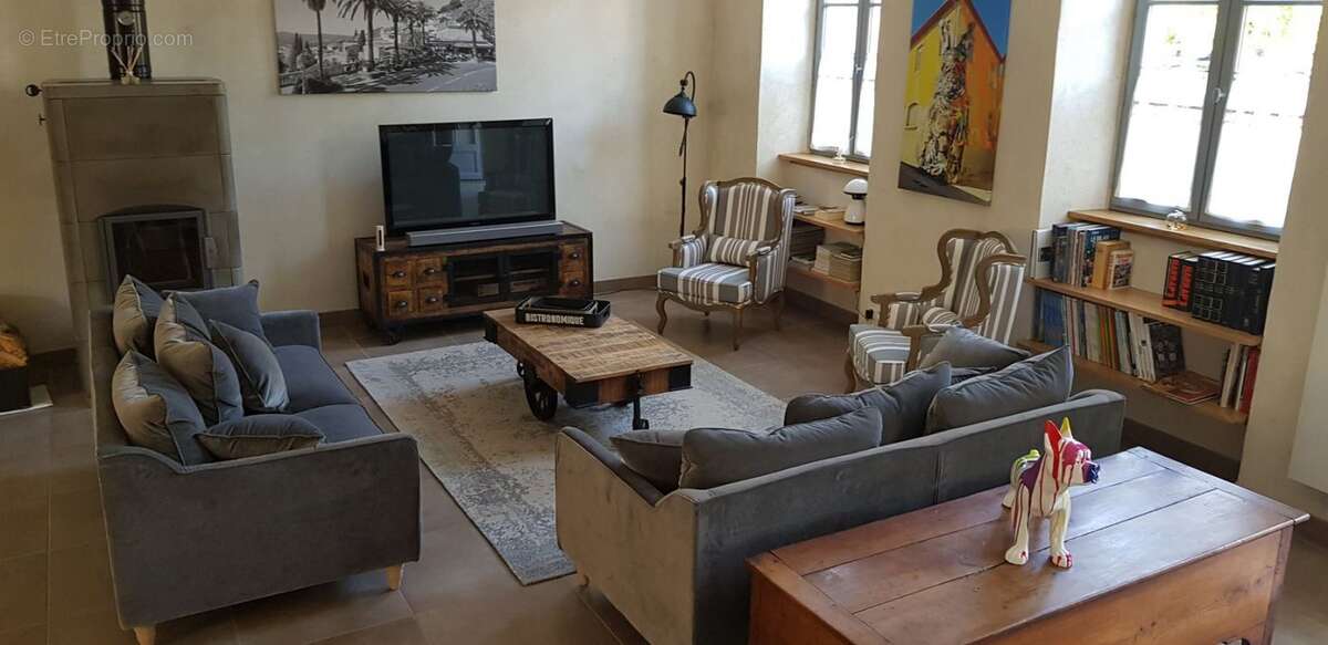 Maison à CASTELNAU-MONTRATIER