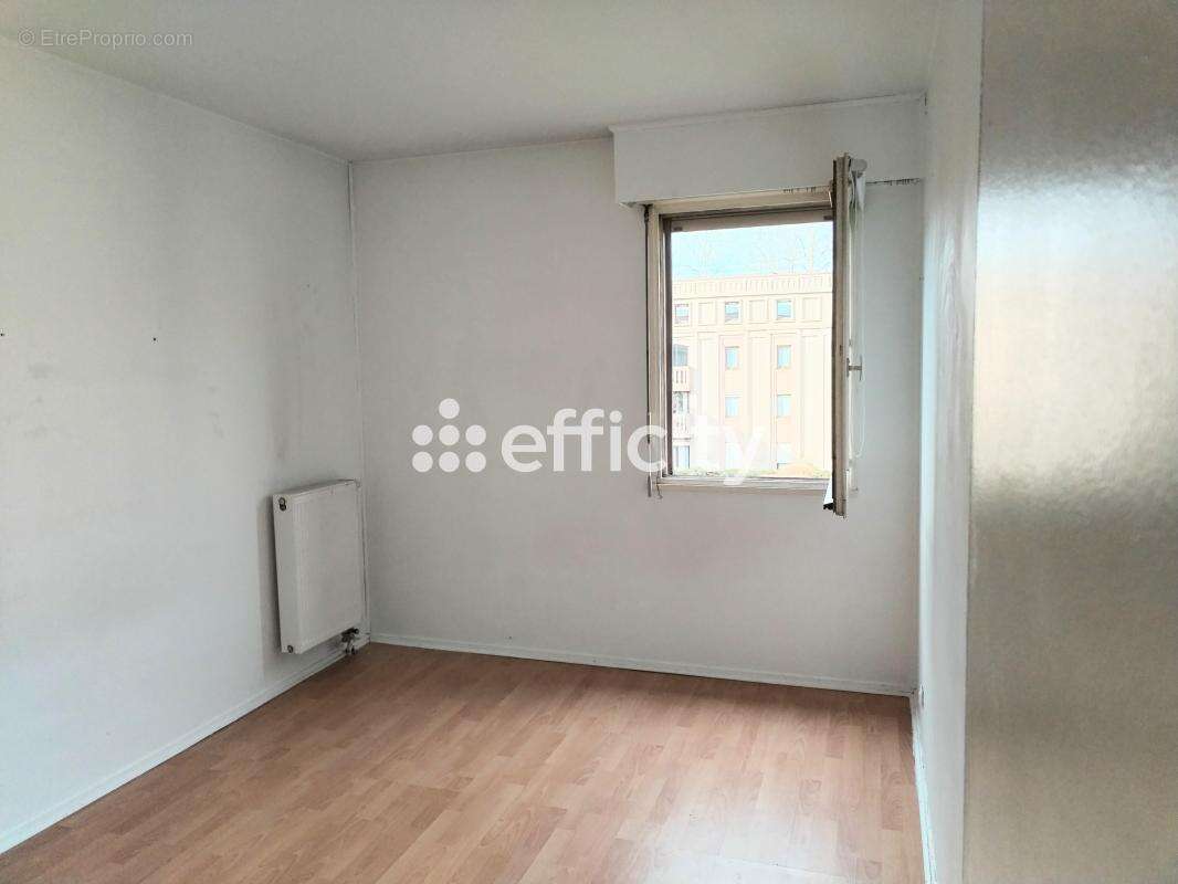 Appartement à MONTIGNY-LE-BRETONNEUX