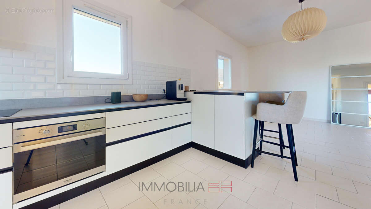 À vendre   maison - appartement indépendant - piscine et dépendances - photo 10