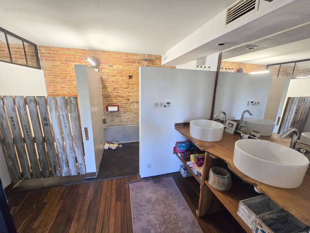 BOURG SAINT BERNARD, Maison atypique de 195 m2 à vendre. - photo 13