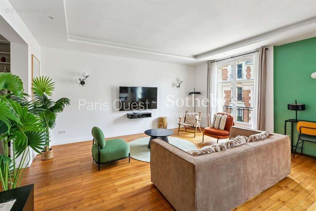 Appartement à NEUILLY-SUR-SEINE