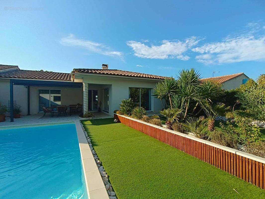 Maison Saint Chamas 5 pièce(s) Avec Piscine et jardin aménagé - photo 3