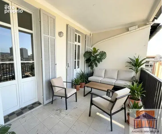 13008 proche Périer,  ÉLÉGANCE HAUSSMANNIENNE   T5 d’exception de  145 m2 avec terrasse  sur jardins. Etage él - photo 2