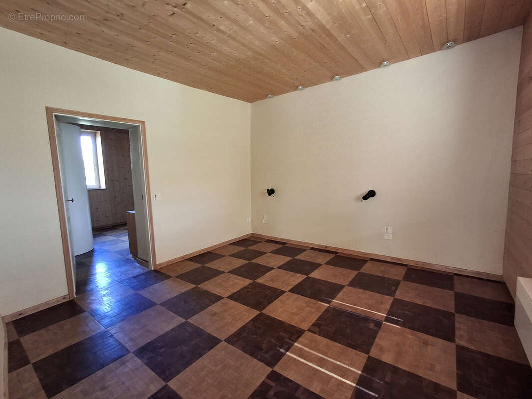 Maison à CHATELGUYON