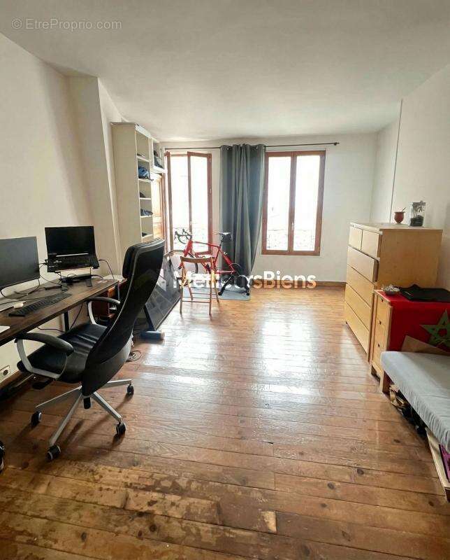 Appartement à PARIS-20E