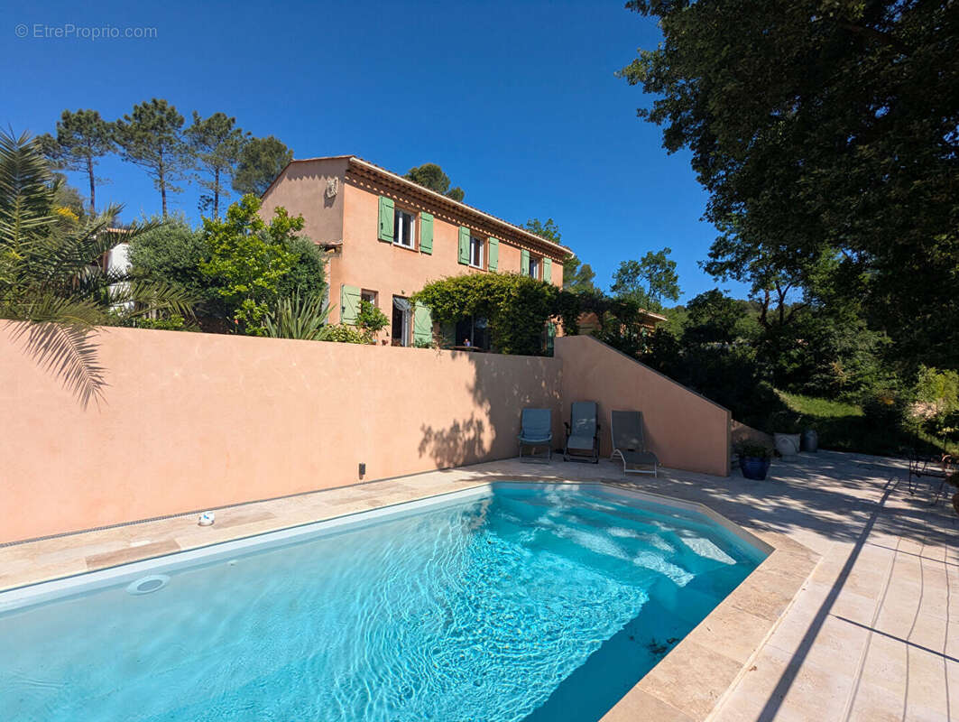 Maison à VILLECROZE