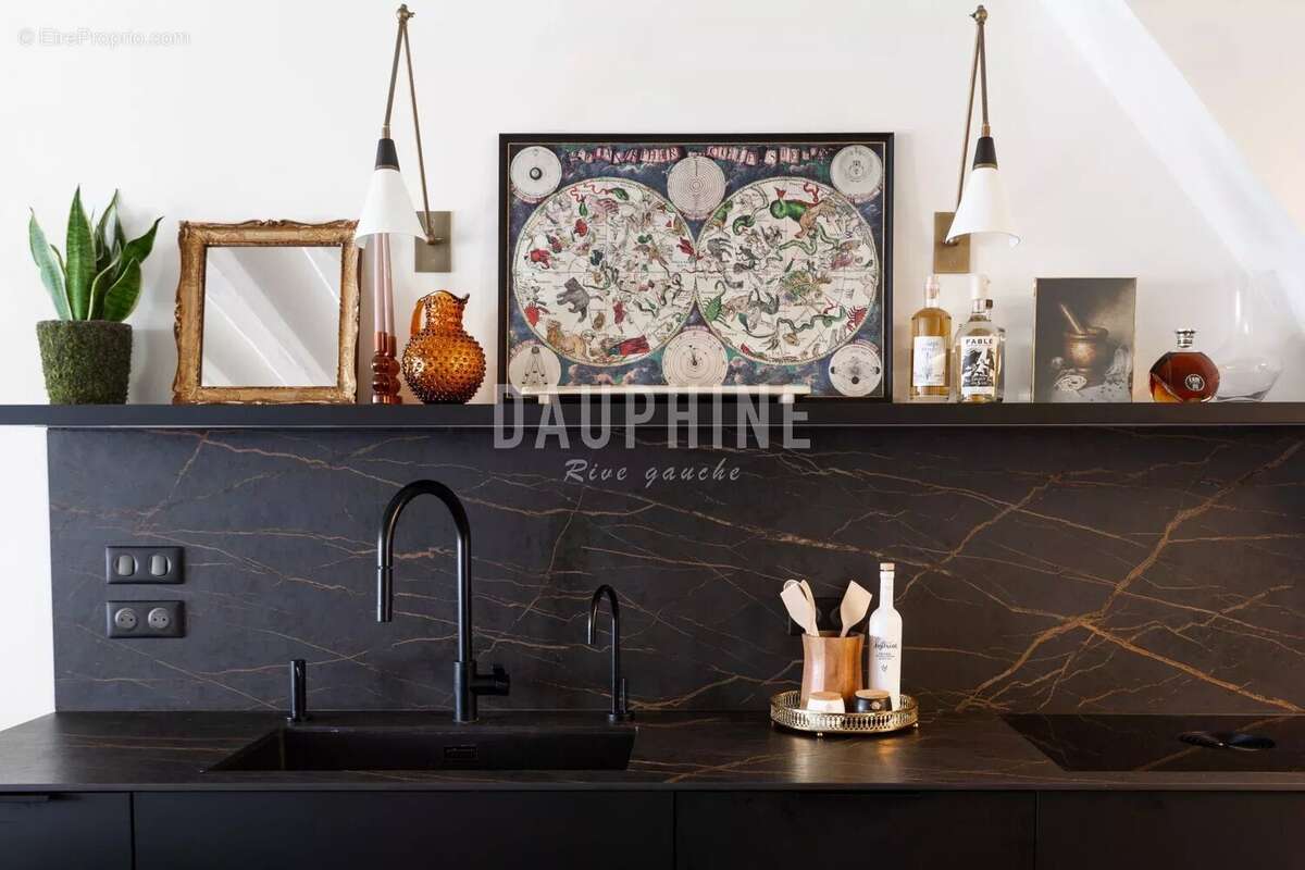 Appartement à PARIS-7E