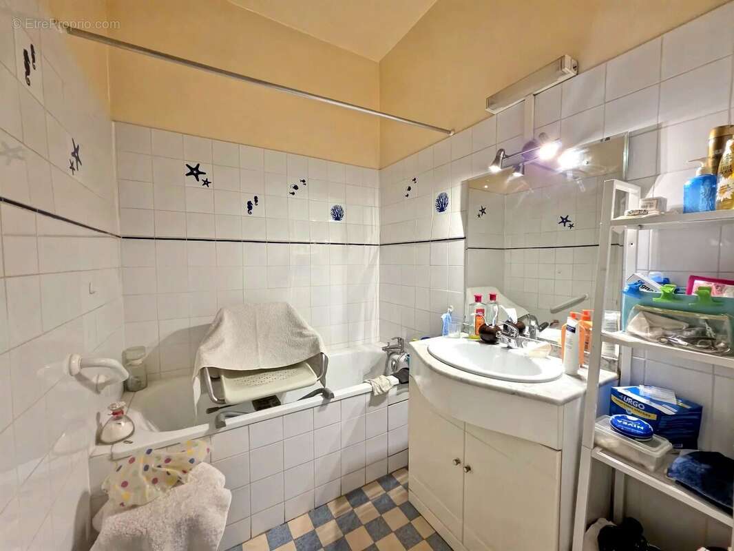 Appartement à MARSEILLE-2E