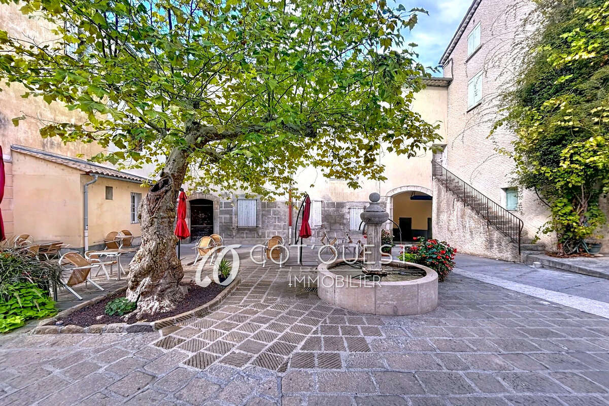 Appartement à ENTREVAUX