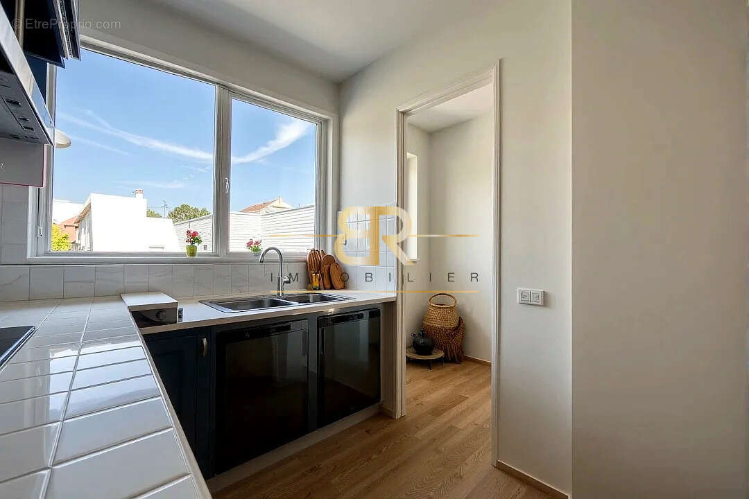 Appartement à PARIS-15E