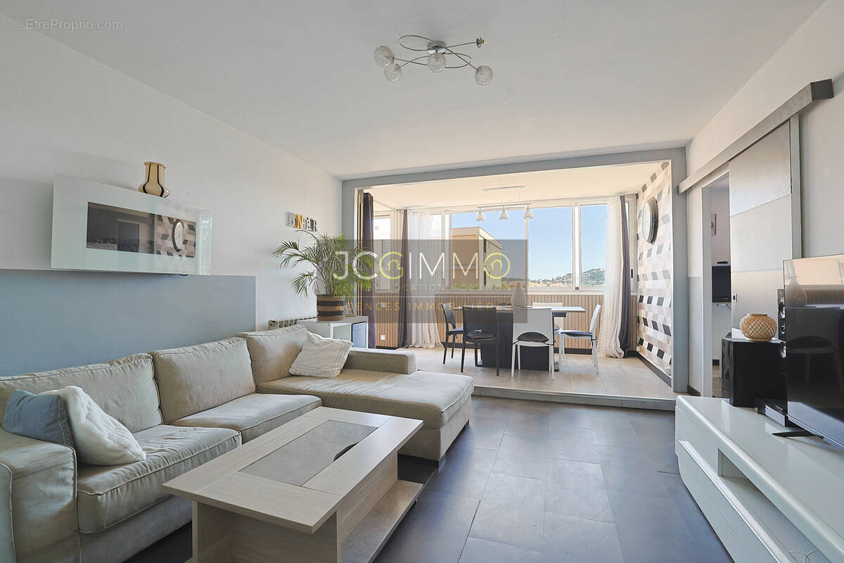 Appartement à HYERES
