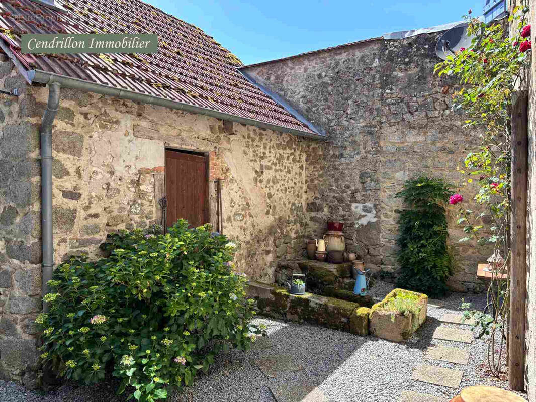 Maison à SAINT-DIZIER-LEYRENNE