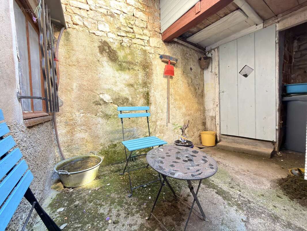 Maison à VERTEUIL-SUR-CHARENTE