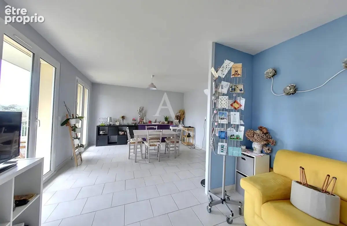 Appartement 74 m² à Gravigny  - photo 3